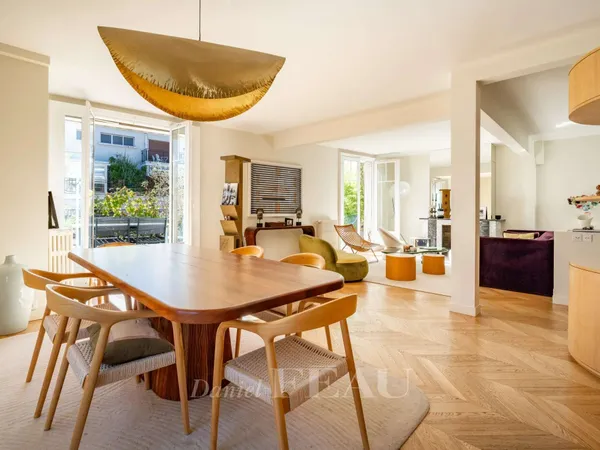 Appartement 6 pièces 196 m²
