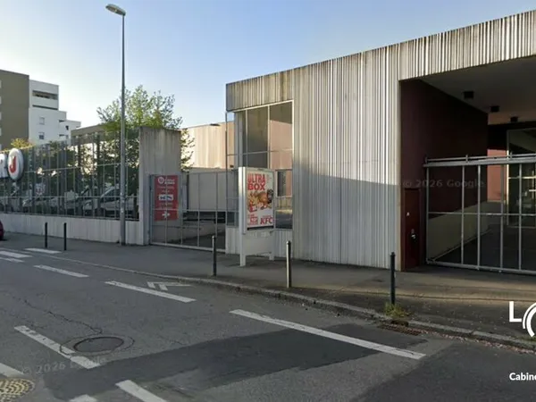 Local commercial 83 m²