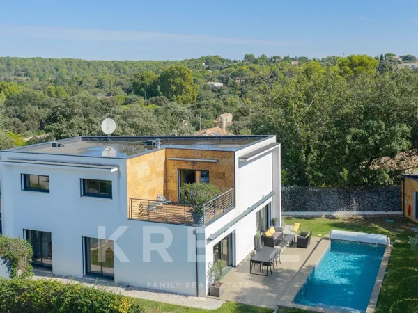 Superbe villa contemporaine avec piscine dans un domaine privé au coeur de la Vaunage
