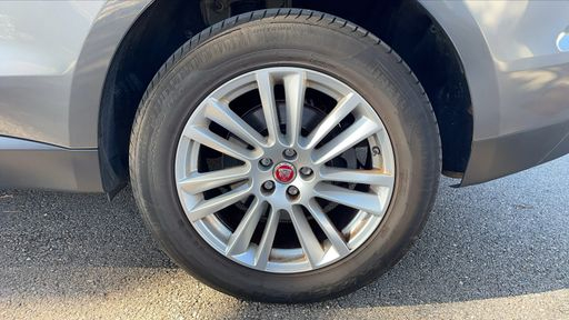 Jaguar F-Pace 2.0 D 180 AWD BVA8 - Portfolio – 2017 – 101417 km – Diesel – Boîte Automatique — photo 4
