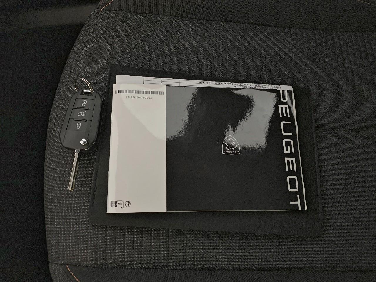 Peugeot 2008 hybrid 145 e-dcs6 style — photo 18