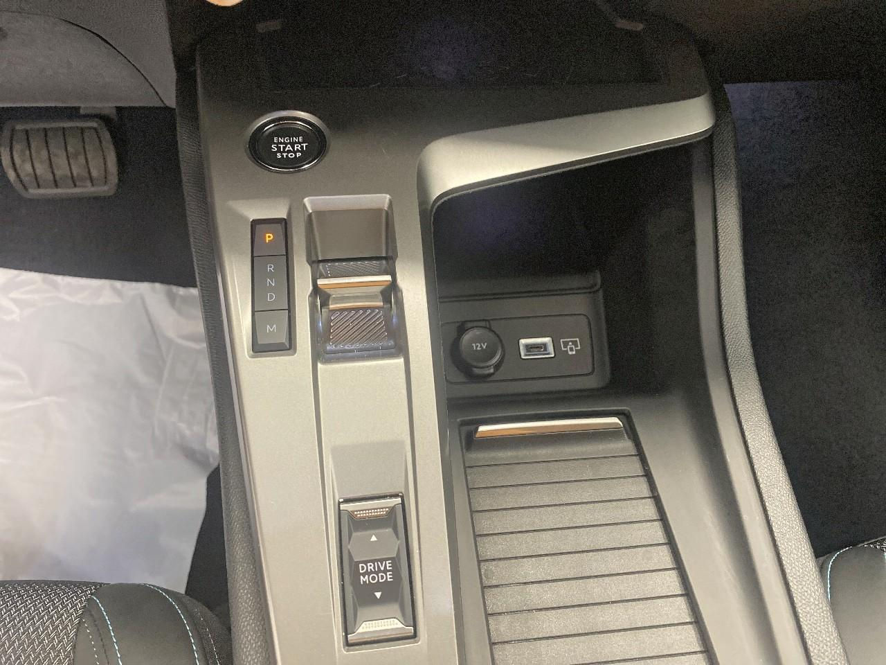 Peugeot 308 hybrid 145 e-dcs6 allure — photo 15