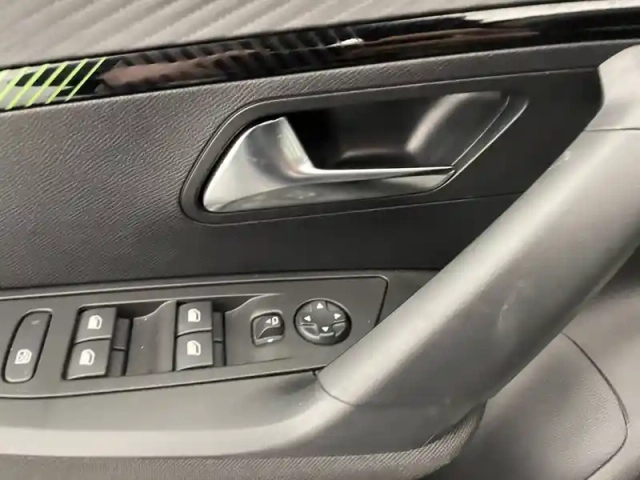 Peugeot 2008 puretech 100 s&amp;s bvm6 — photo 32