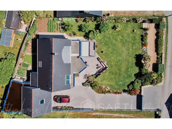 Volumes rares pour une grande maison familiale