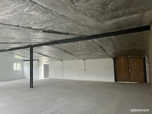 Entrepôt 200m2 (atelier, stockage, local commercial, dépôt)