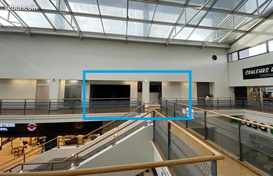 Local commercial 192m² centre commercial espace saint louis