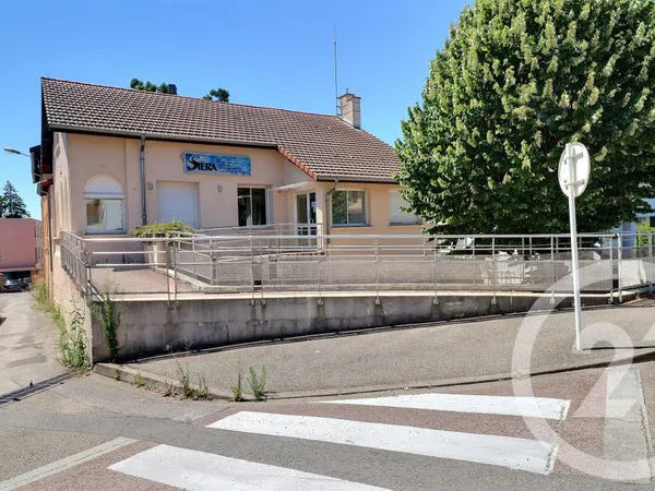 Maison 8 pièces 217 m²