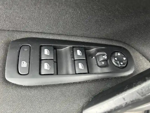Peugeot 308 1.2 puretech 110ch s&amp;s bvm5 — photo 26