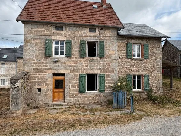 Charmante maison de campagne en pierre avec dépendance