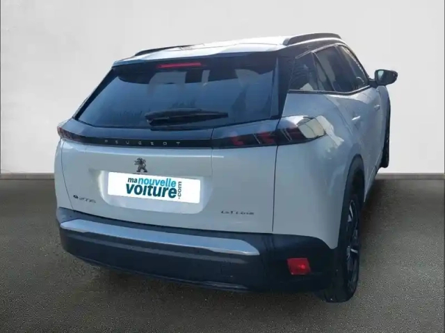 Peugeot 2008 moteur électrique 136 ch — photo 45