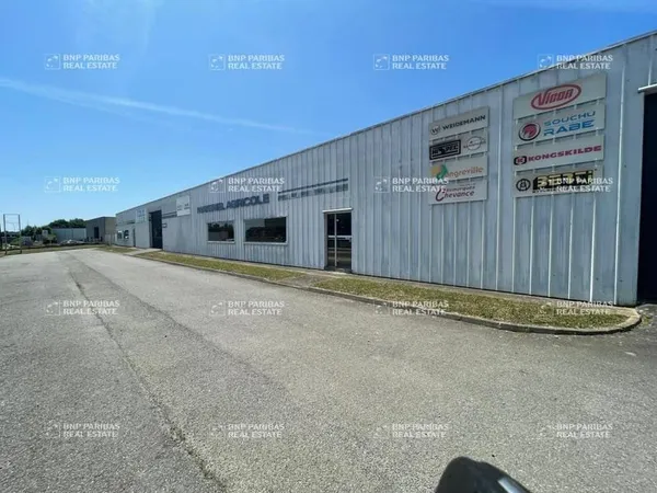 Local d'activité 1620 m²