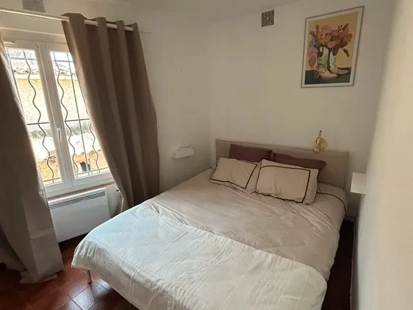 T2 meublé 30 m² tout équipé - Climatisation - Extérieur - 700 CC - Châteaurenard