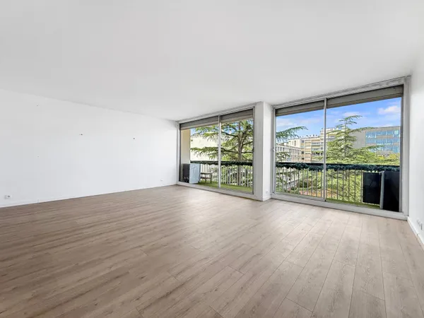 Appartement · 96 m² · 3 pièces · 2 chambres · Balcon