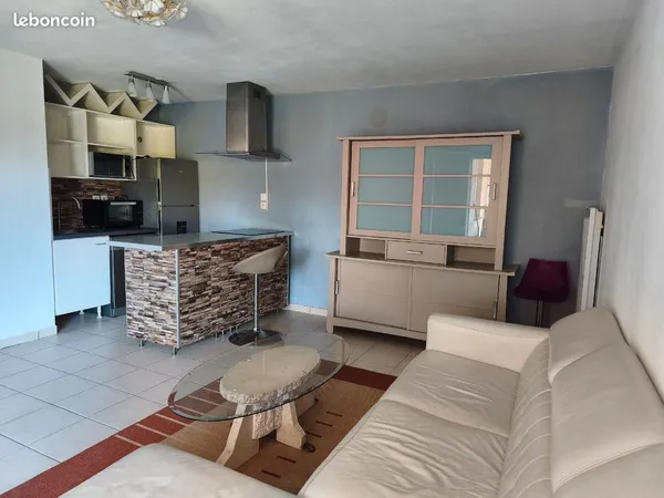 T2 avec balcon, piscine, et parking à Toulouse