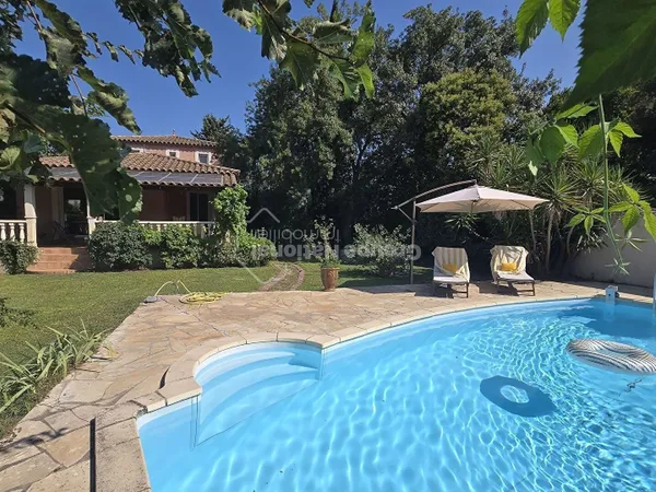 Maison Lunel 5 chambres, piscine, 140 m2 sur 756m2