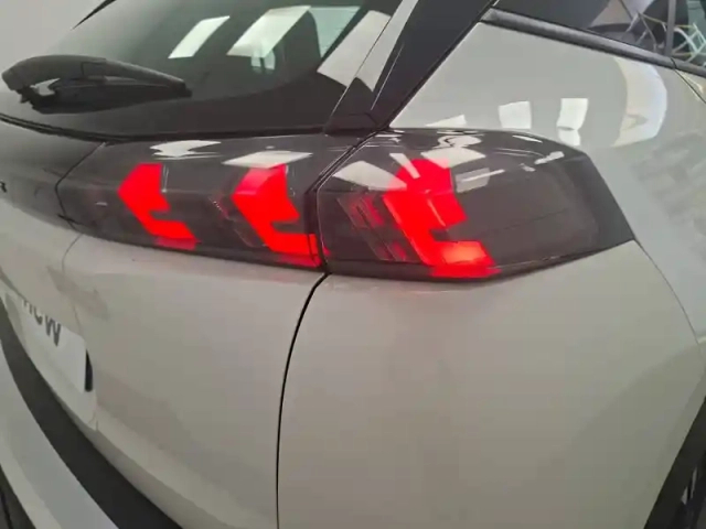Peugeot 2008 bluehdi 100 s&amp;s bvm6 — photo 29