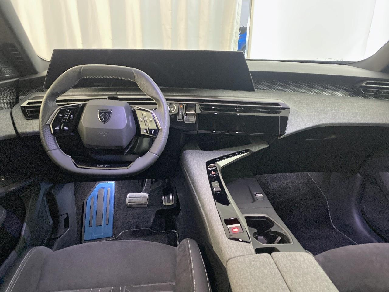 Peugeot 5008 hybrid 145 ch e-dcs6 gt — photo 8