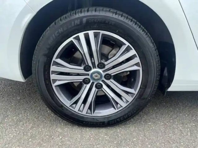 Renault Megane mégane iv estate e-tech plug-in hybride 160 — photo 36