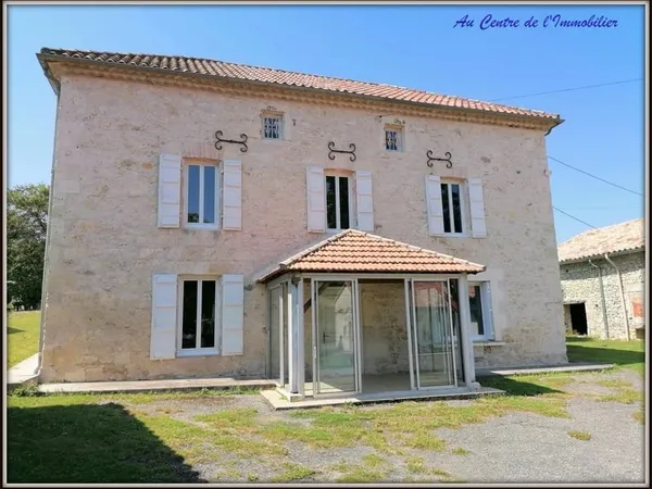 Maison de 230m avec nombreuses dépendances