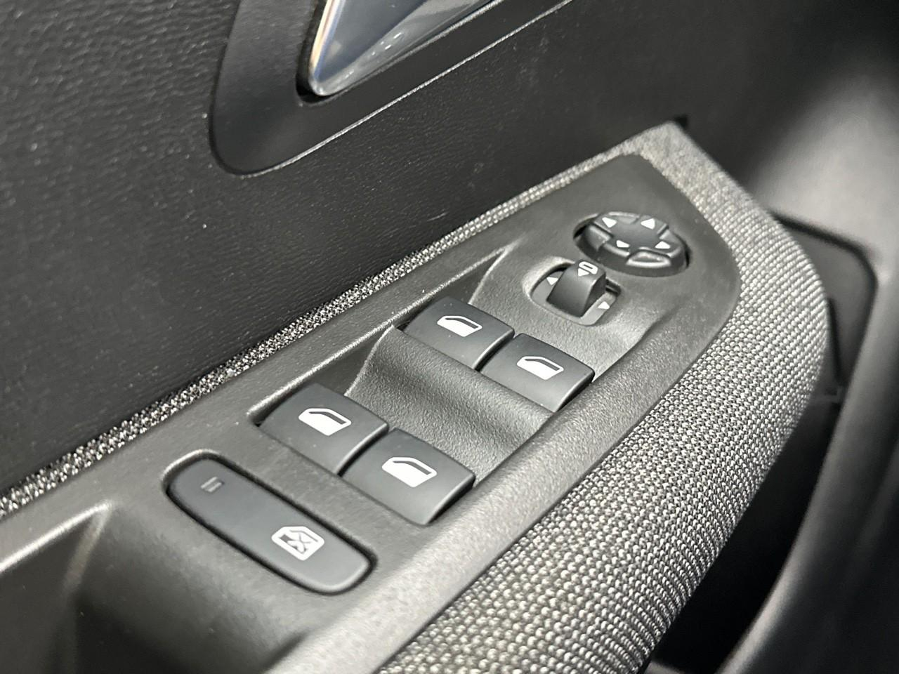 Peugeot 208 puretech 75 s&s bvm5 style — photo 15