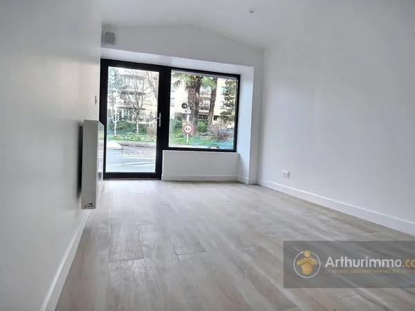 Local commercial 28 m²