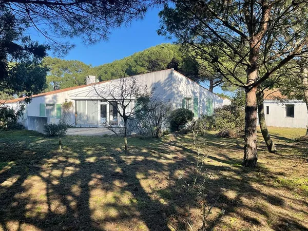 A VENDRE LES PORTES EN RE MAISON PLAIN PIED 160M2 SUR TERRAIN DE 2270M2