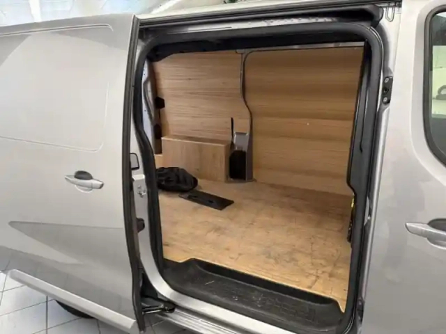Peugeot Expert fg m 100 kw batterie 50 kwh — photo 11