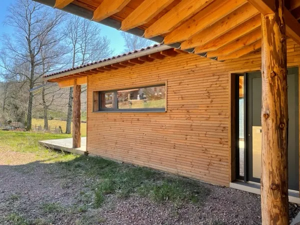 Maison ossature bois conçue par un architecte, calme et verdure, haut de gamme !