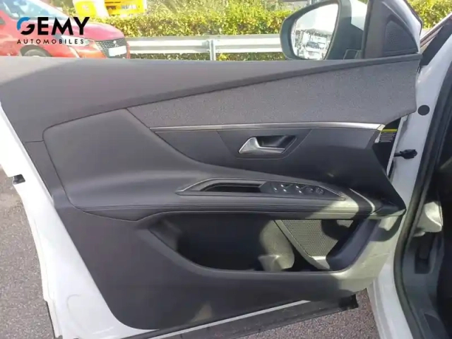 Peugeot 3008 puretech 130ch s&amp;s eat8 — photo 12