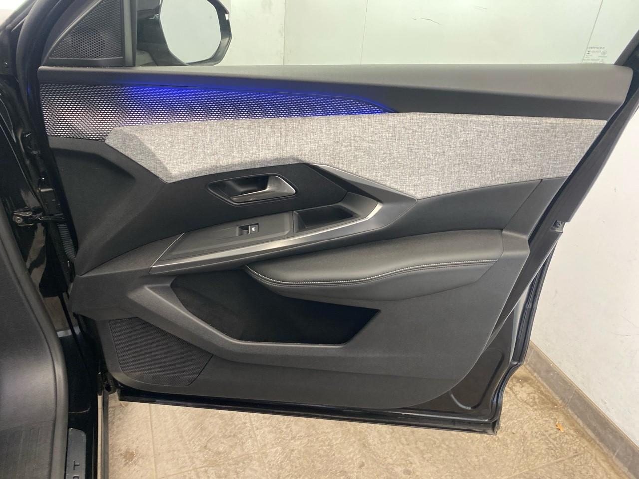 Peugeot 3008 hybrid 136 e-dcs6 gt — photo 25