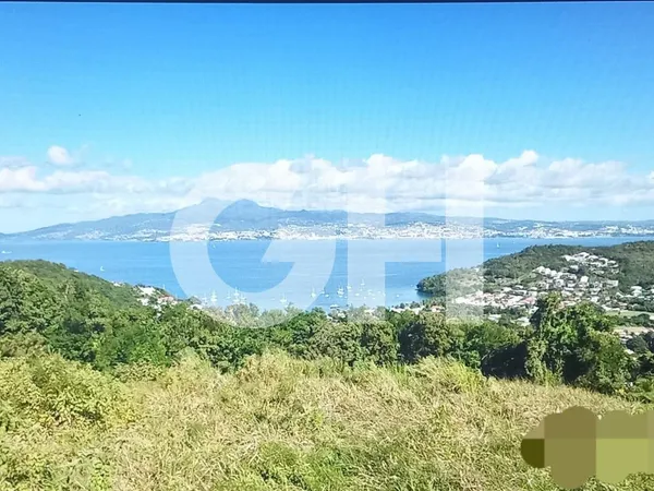 Magnifique terrain de 2065 m² avec vue mer exceptionnelle