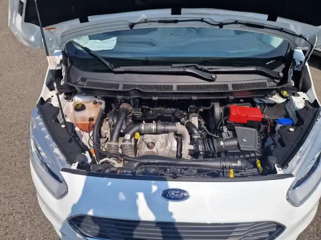 Ford Tourneo courier 1.5 tdci 100 bv6 s&amp;s — photo 23