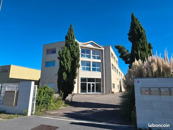 Bureaux à louer 90 m² - Ecquevilly (78)