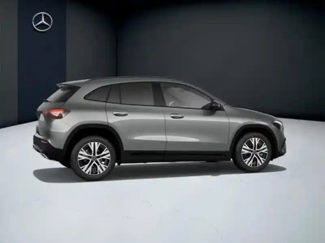 Mercedes Gla 200 d progressive line — photo 18