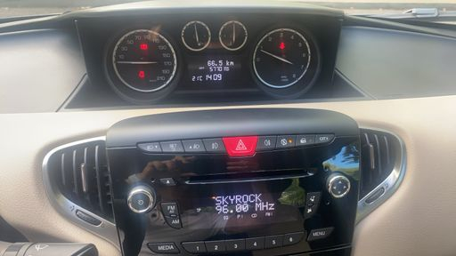 Lancia Ypsilon 1.2 69 - Gold – 2014 – 57800 km – Essence – Boîte Manuelle — photo 10
