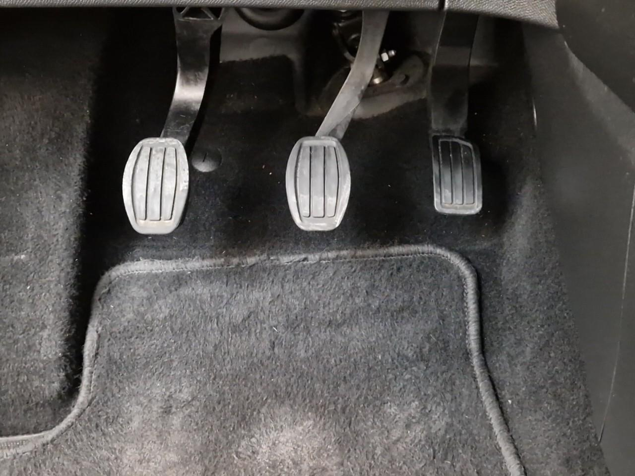 Peugeot 208 puretech 75 s&s bvm5 active business — photo 20