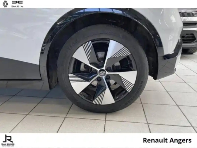 Renault Megane e-tech electric ev40 130ch equilibre standard charge — photo 8