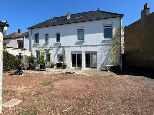 RARE : DEMEURE DE CARACTÈRE + TERRAIN CONSTRUCTIBLE