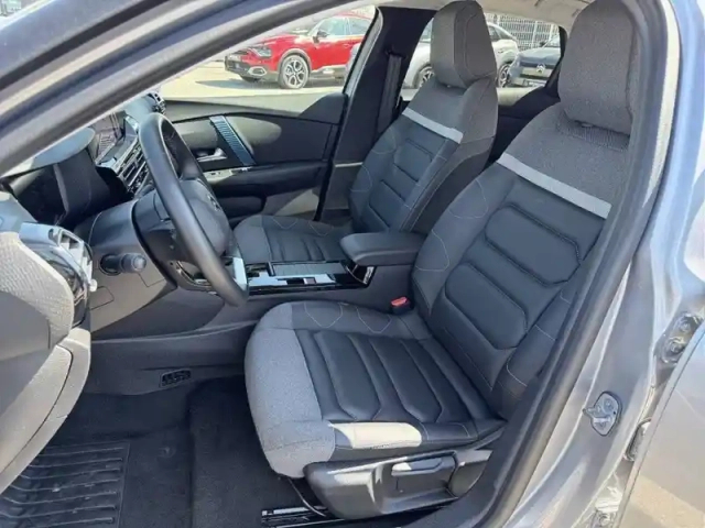 Citroën C4 e- 136 ch automatique — photo 15