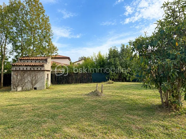 Terrain 380 m²