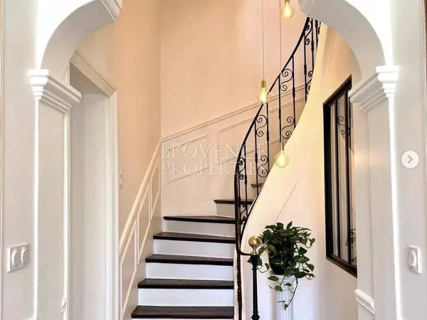 Maison 8 pièces 157 m²