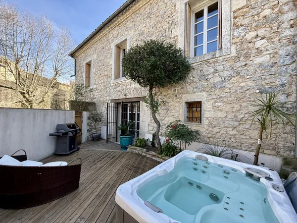 Les Matelles, Maison de village du 19ème siècle de 300 m2 ha