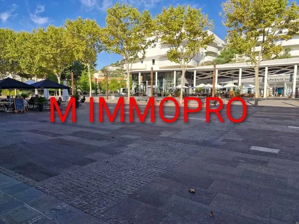 Local commercial 80 m²