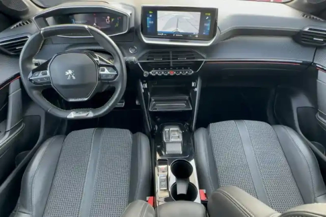 Peugeot 208 electrique 50 kwh 136ch — photo 12