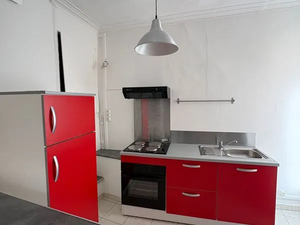 Studio location Nimes centre ville quartier Ecusson Arènes