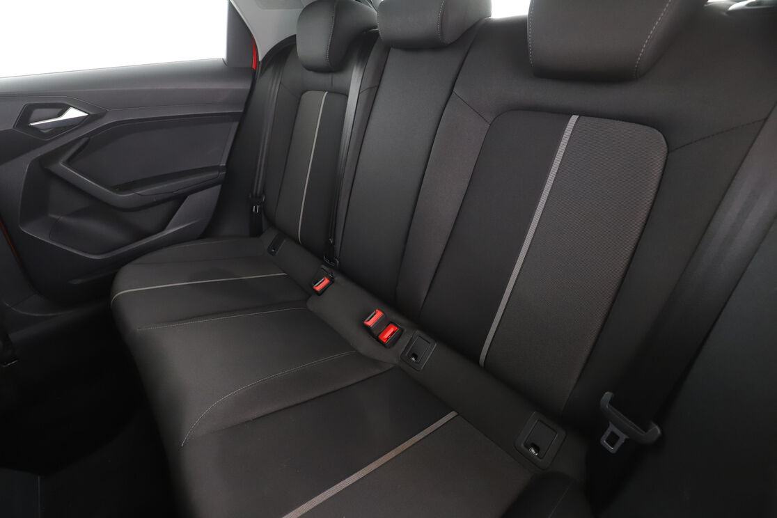 Audi A1 Sportback 30 TFSI Design — photo 13