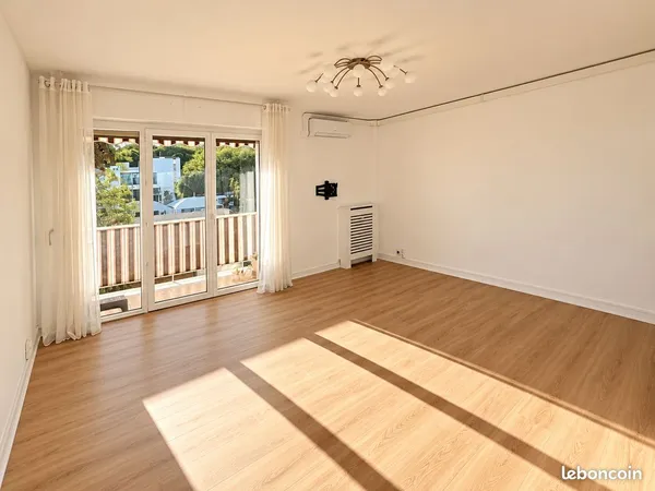 Le cannet - les moulières | appartement 3 pièces rénové avec terrasse et piscine