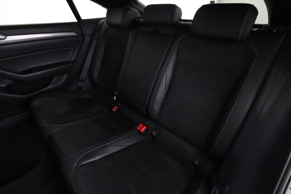 Volkswagen Arteon 2.0 TDI R-Line DSG7 — photo 13