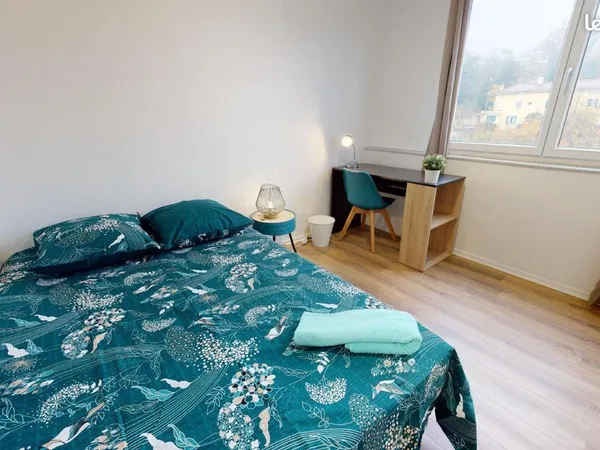 Chambre 7 pièces 86 m²