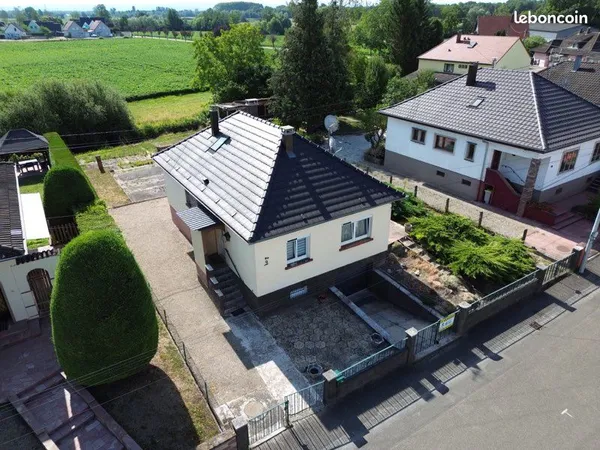 Maison individuelle au bord de l'eau